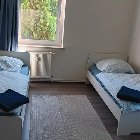 Crew Quartier Serviced 3 Schlafzimmer Mit Kueche Und Bad In Leuna Διαμέρισμα *