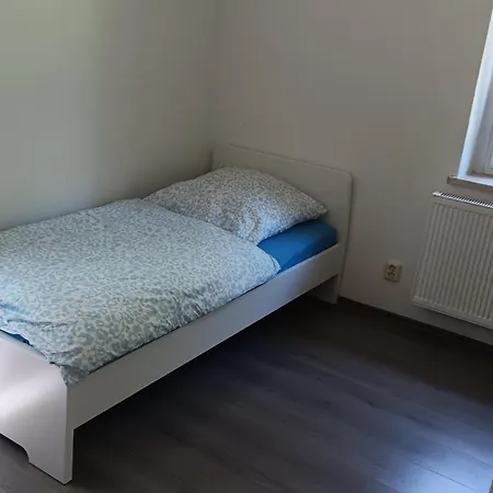 Διαμέρισμα Crew Quartier Serviced 3 Schlafzimmer Mit Kueche Und Bad In Leuna *