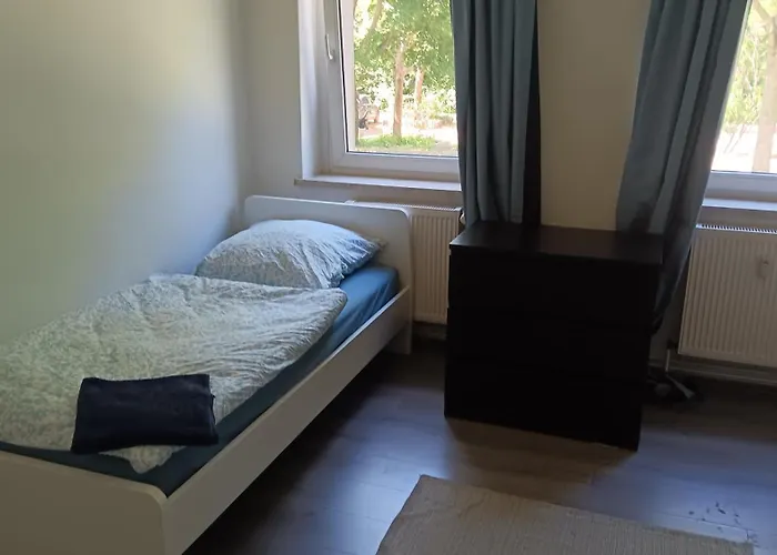 Crew Quartier Serviced 3 Schlafzimmer Mit Kueche Und Bad In Leuna Merseburg