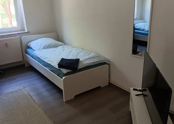 Crew Quartier Serviced 3 Schlafzimmer Mit Kueche Und Bad In Leuna Lägenhet
